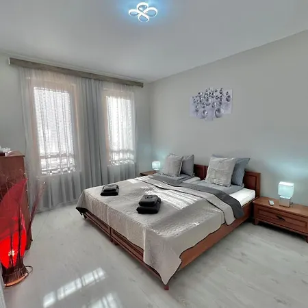 2br Snowflake By Si بانسكو